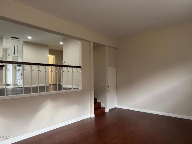 Building Photo - 113 N Almansor St