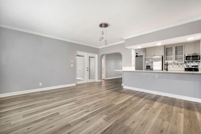 Building Photo - 1571 SW 13th Dr