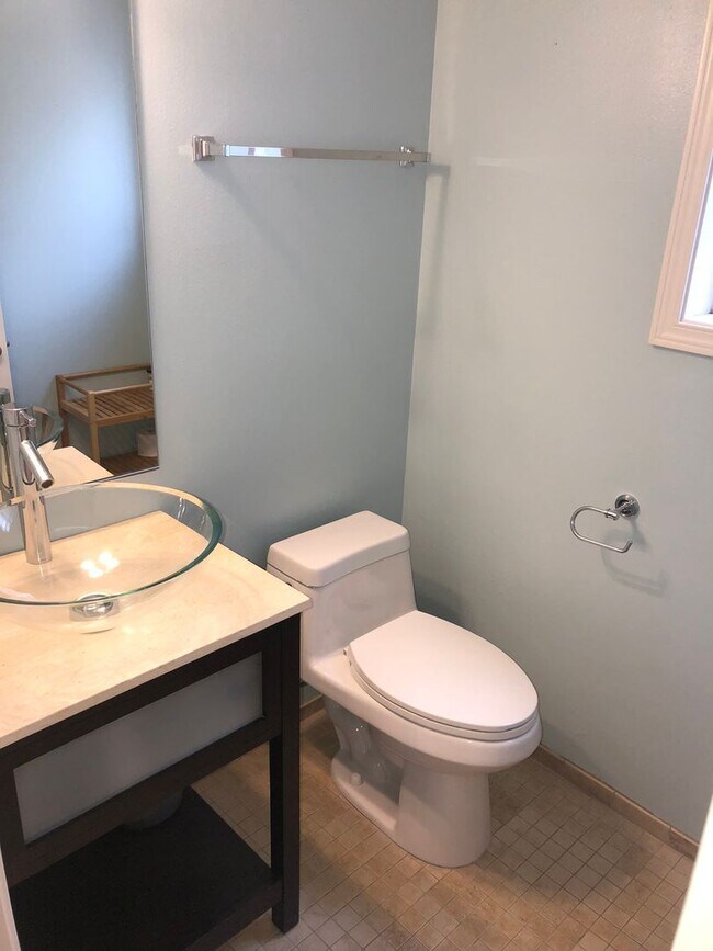 Building Photo - 3Bd/3Ba Seattle Townhouse