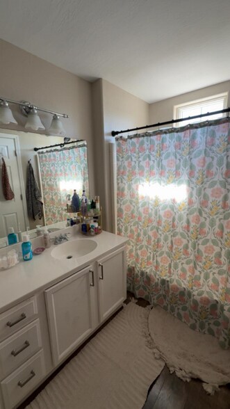 Building Photo - 2423 Perdido Way