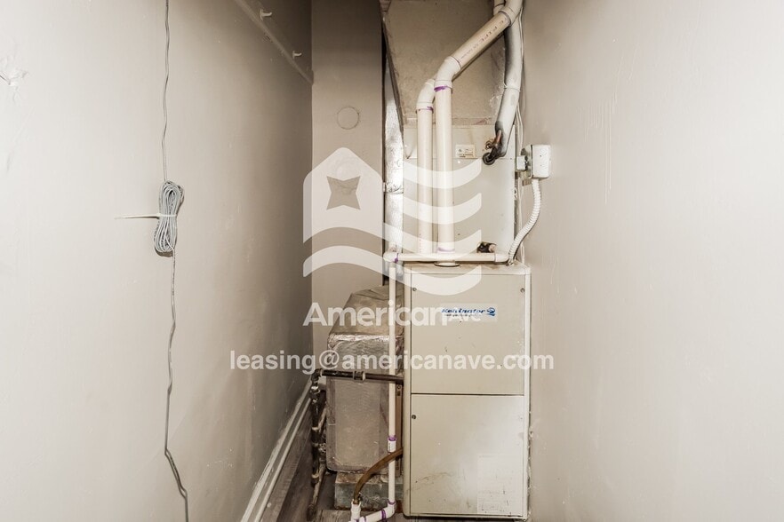 Building Photo - 20 Leander Dr