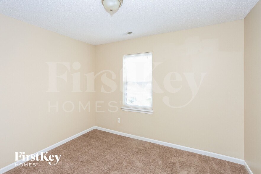 Building Photo - 6017 Briggs Dr