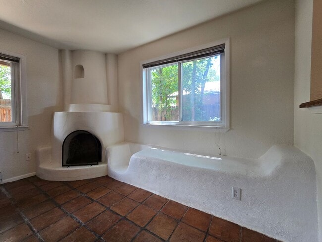 Building Photo - 140A Candelario St