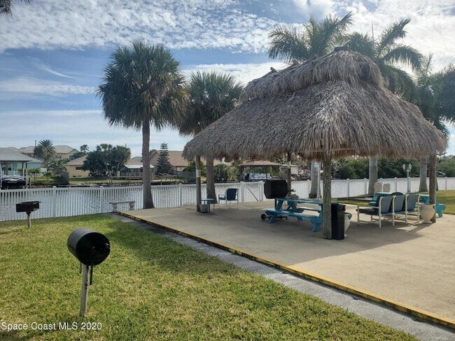 Building Photo - 250 N Banana River Dr