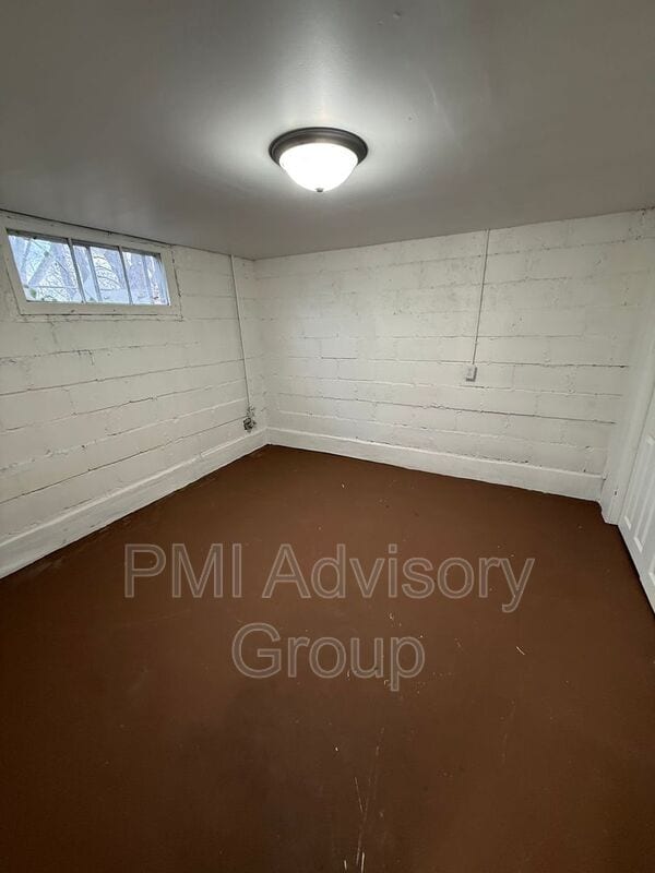 Building Photo - 1827 NW Tyler St