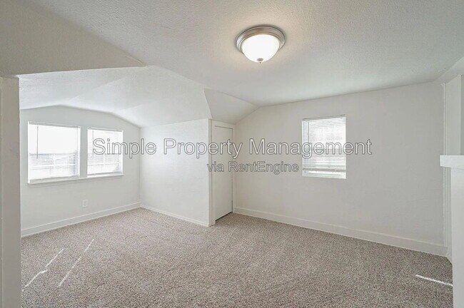 Building Photo - 605 NW 113th St