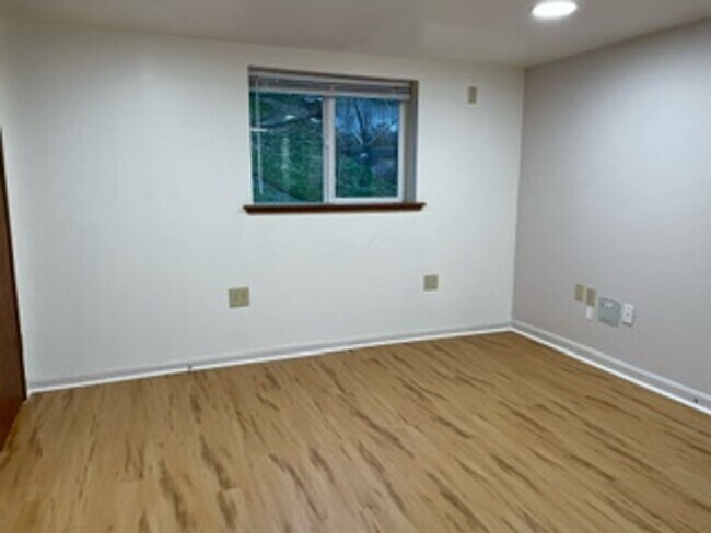 Building Photo - 3811 43rd Ave S