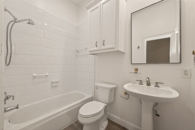 Building Photo - 7203 Timberlake Dr
