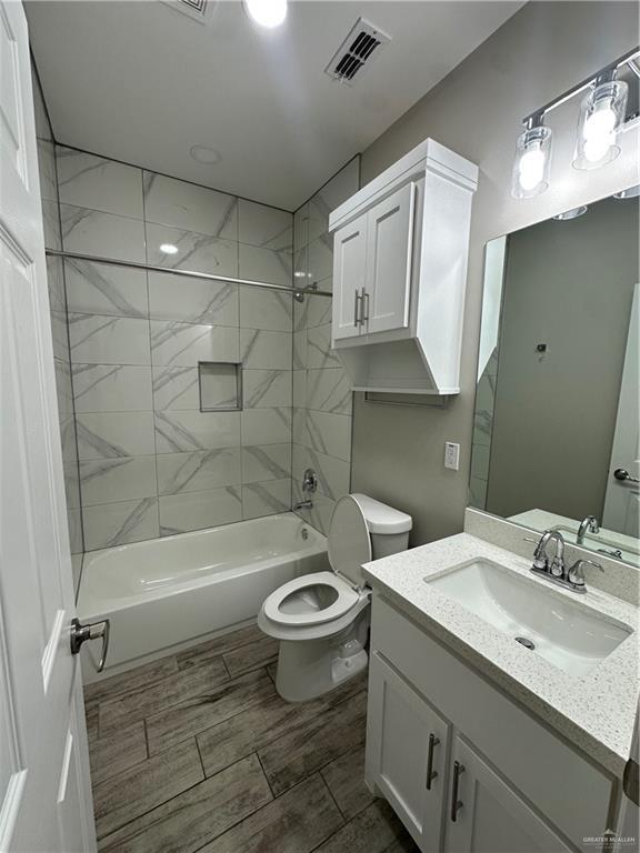 Building Photo - 11 Playa Dr