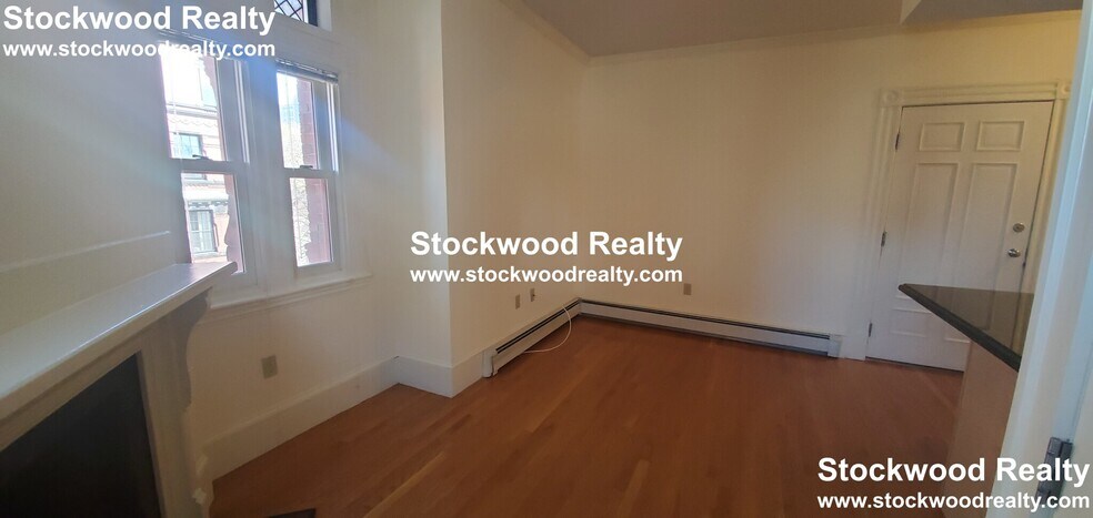 Building Photo - 195 Commonwealth Ave