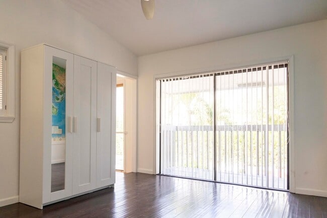 Building Photo - 2936 Florida Blvd