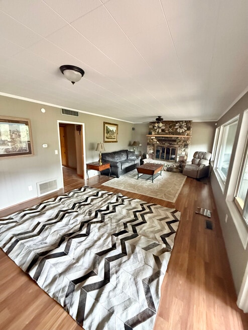 Building Photo - 130 Sugar Loaf Dr