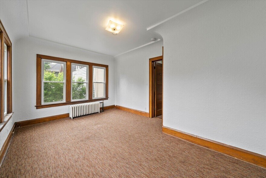 Upper Bedroom 3-3 - 2856 N Frederick Ave