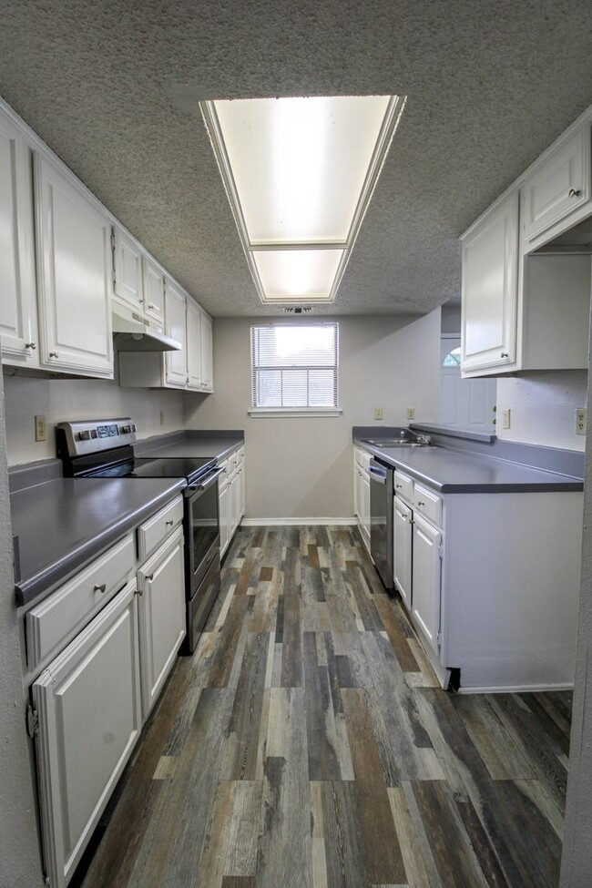 Building Photo - 3811 Bremen Ave