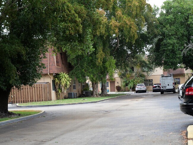 Building Photo - 7091 W Sunrise Blvd