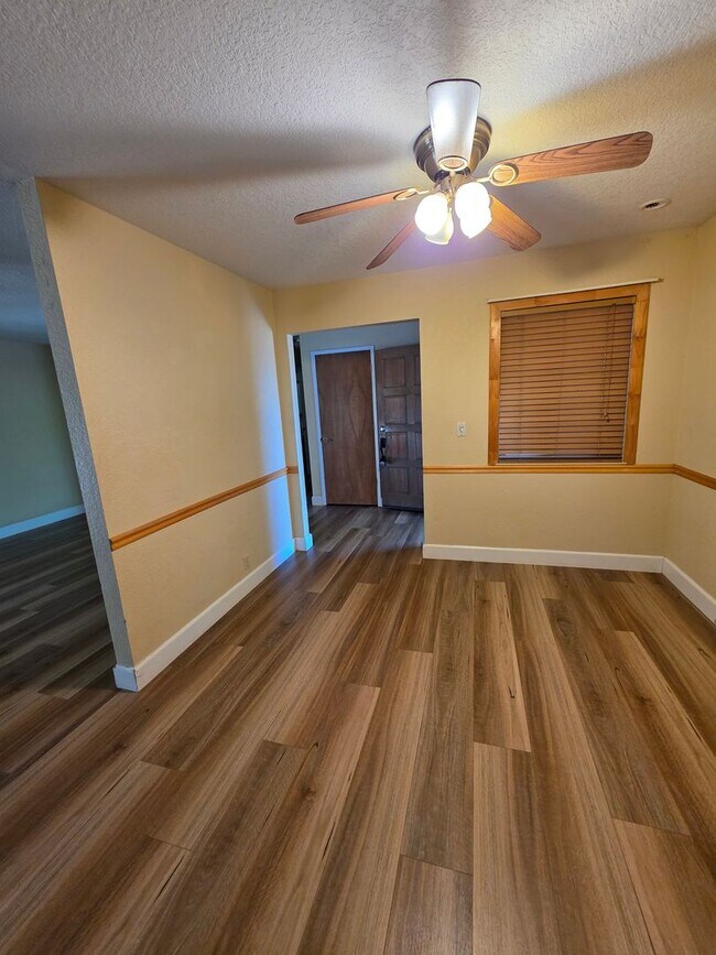 Building Photo - Charming Family Home for Rent in Auburn, C...