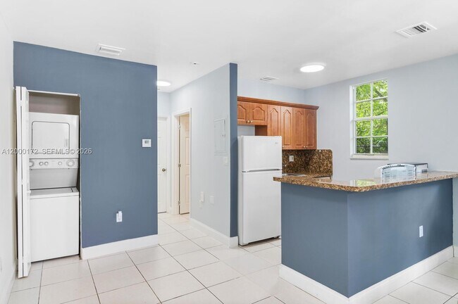 Building Photo - 536 NE 62nd St