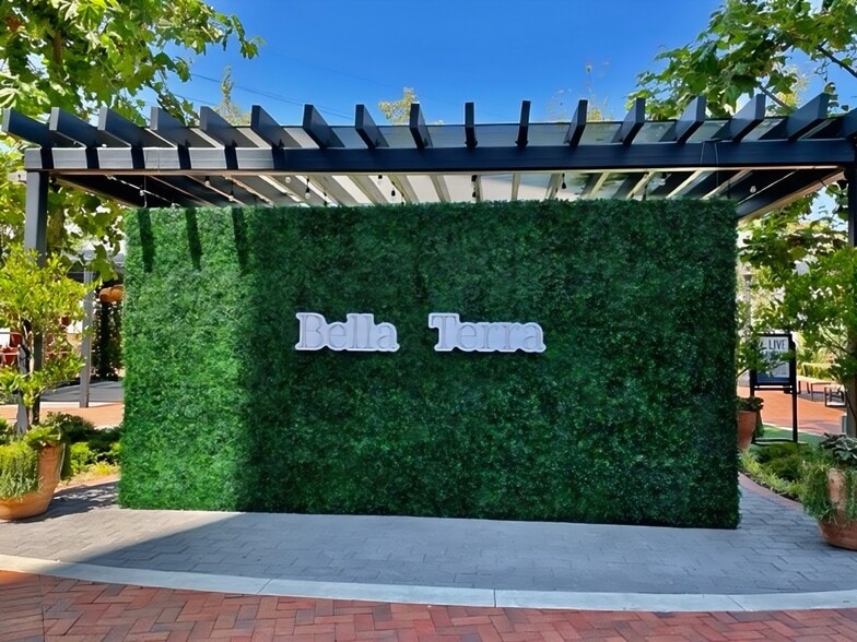 Building Photo - 7722 Cypress Dr