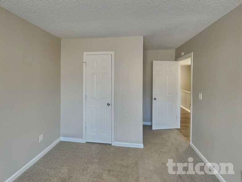 Building Photo - 3634 Silver Springs Ct