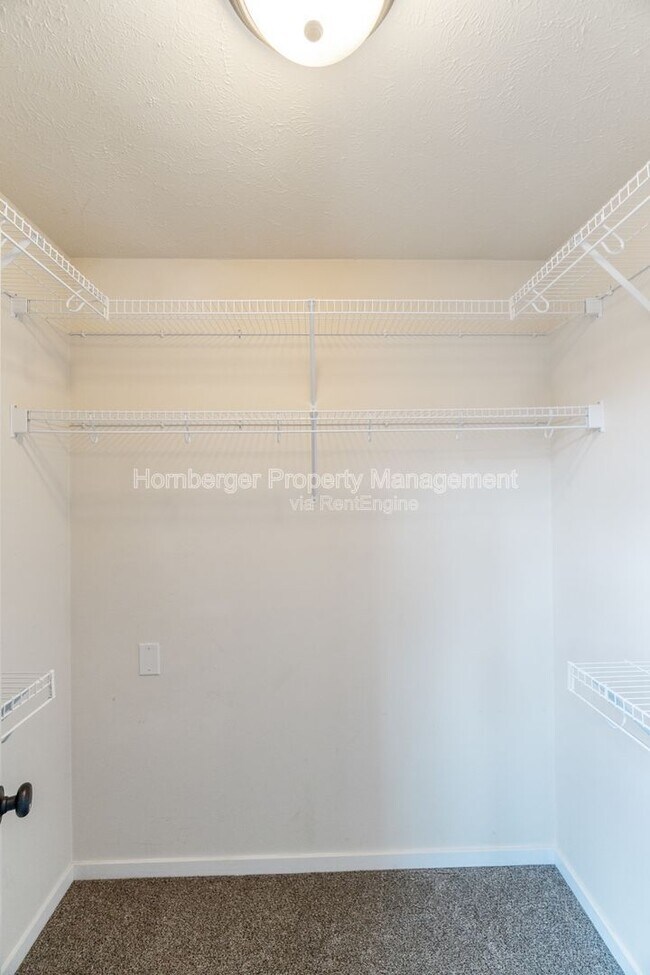 Building Photo - 6106 E 14th Ln