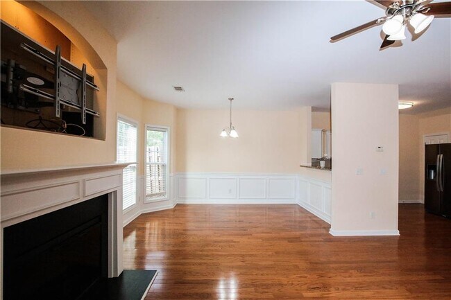 Building Photo - 3801 Thayer Trace