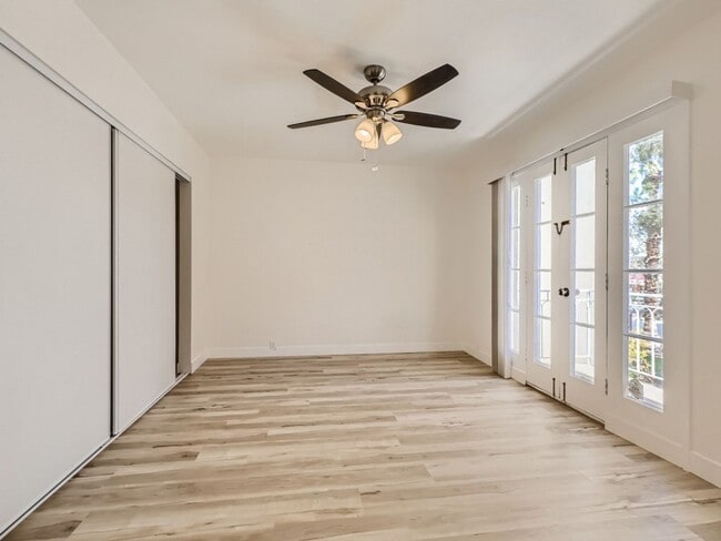 Building Photo - Beautiful Las Vegas Country Club townhome