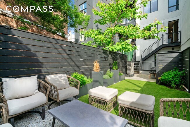 Building Photo - 109 Troutman St