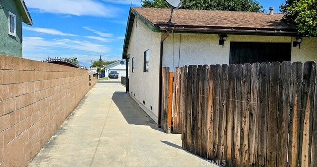 Building Photo - 8730 6th St