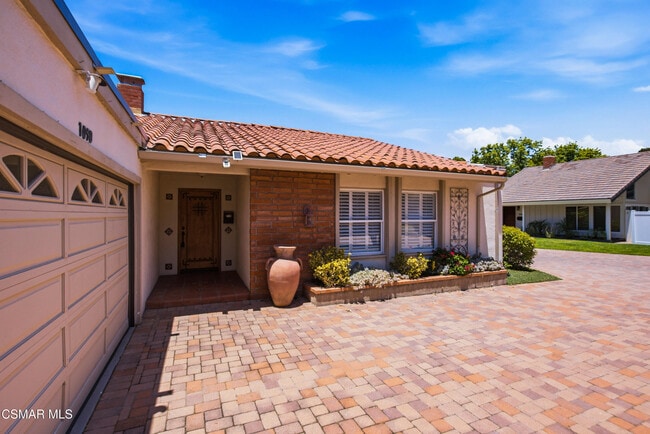 Building Photo - 1090 Elfstone Ct