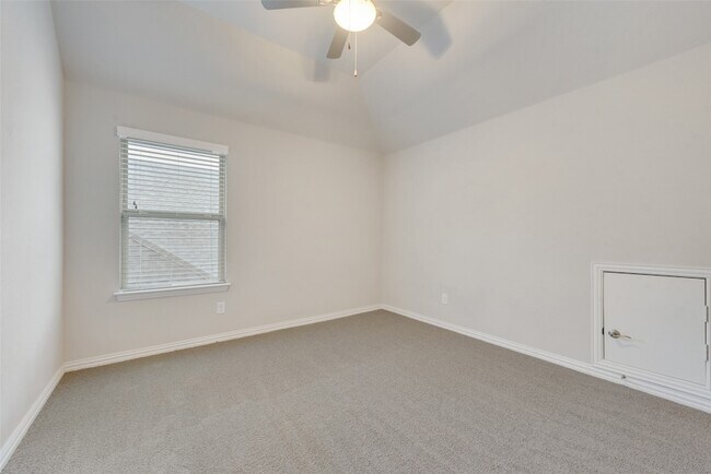 Building Photo - 2617 Walnut Creek Ln