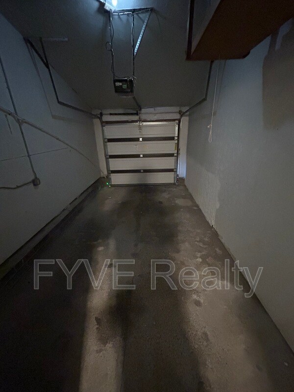 Building Photo - 5590 Barton Rd