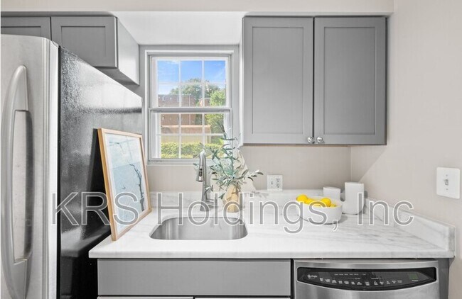 Building Photo - 2050 N Calvert St