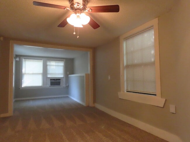 Building Photo - Utilities Included! 1 Bedroom Apartment, D...