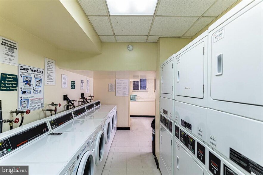 Building Photo - 1727 Massachusetts Ave NW