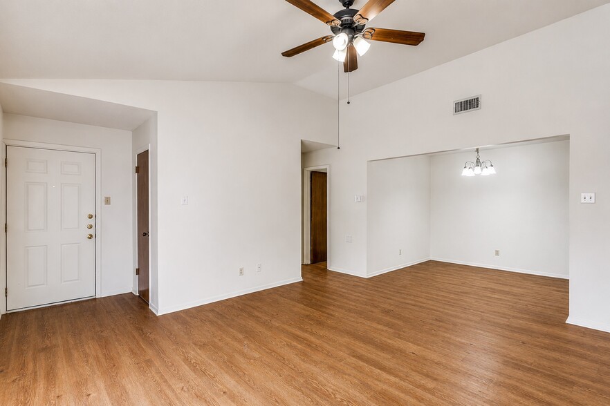 Building Photo - 1140 Jameson St