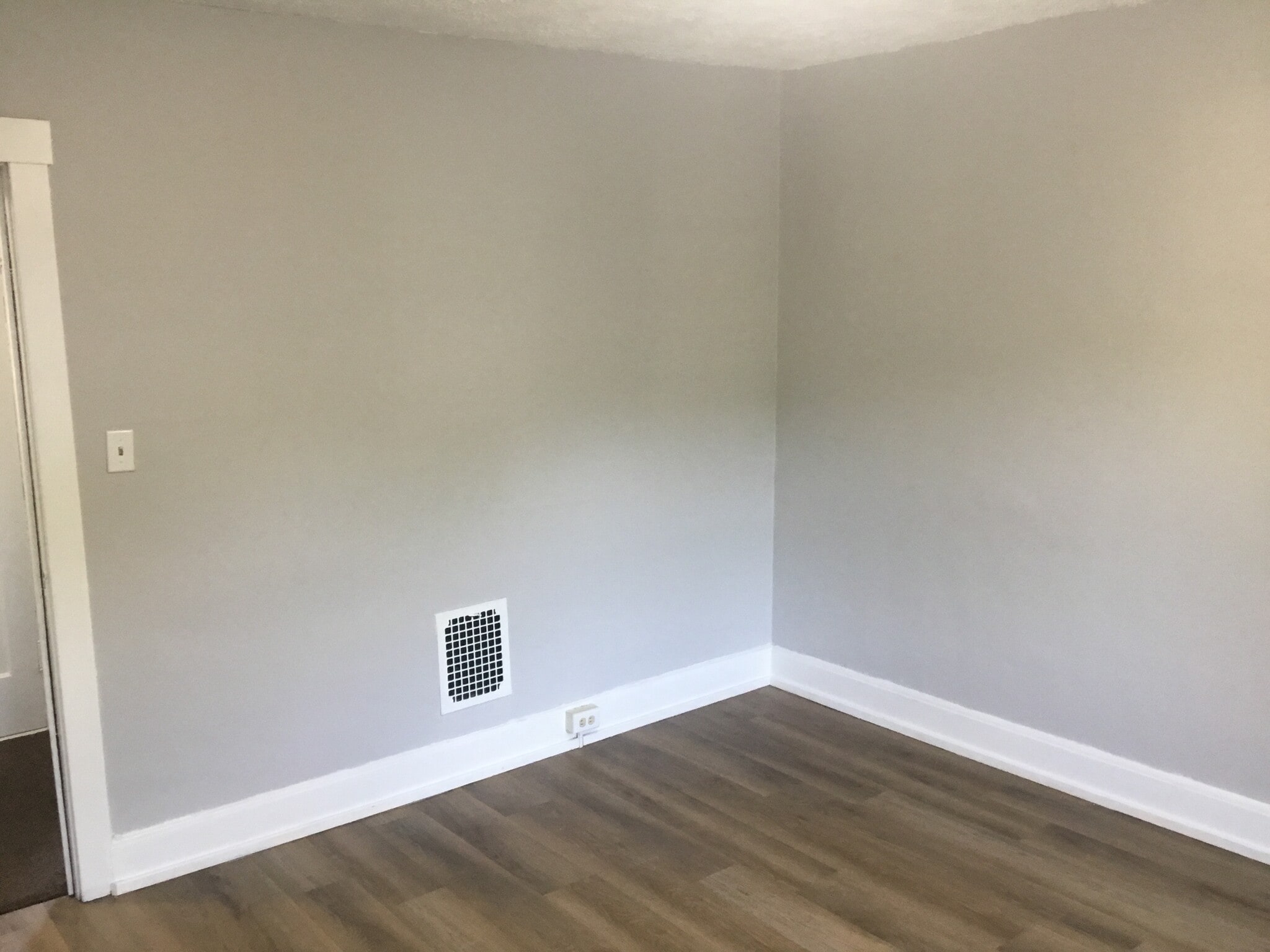 Building Photo - 1705 W 15th St