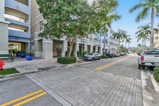 Building Photo - 1200 Town Center Dr