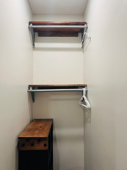 Building Photo - 6362 Valhalla Dr