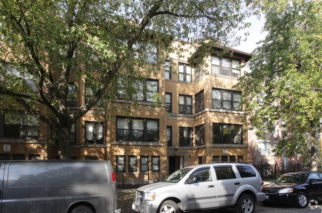 Building Photo - Kenwood Apartments - S Ellis Ave