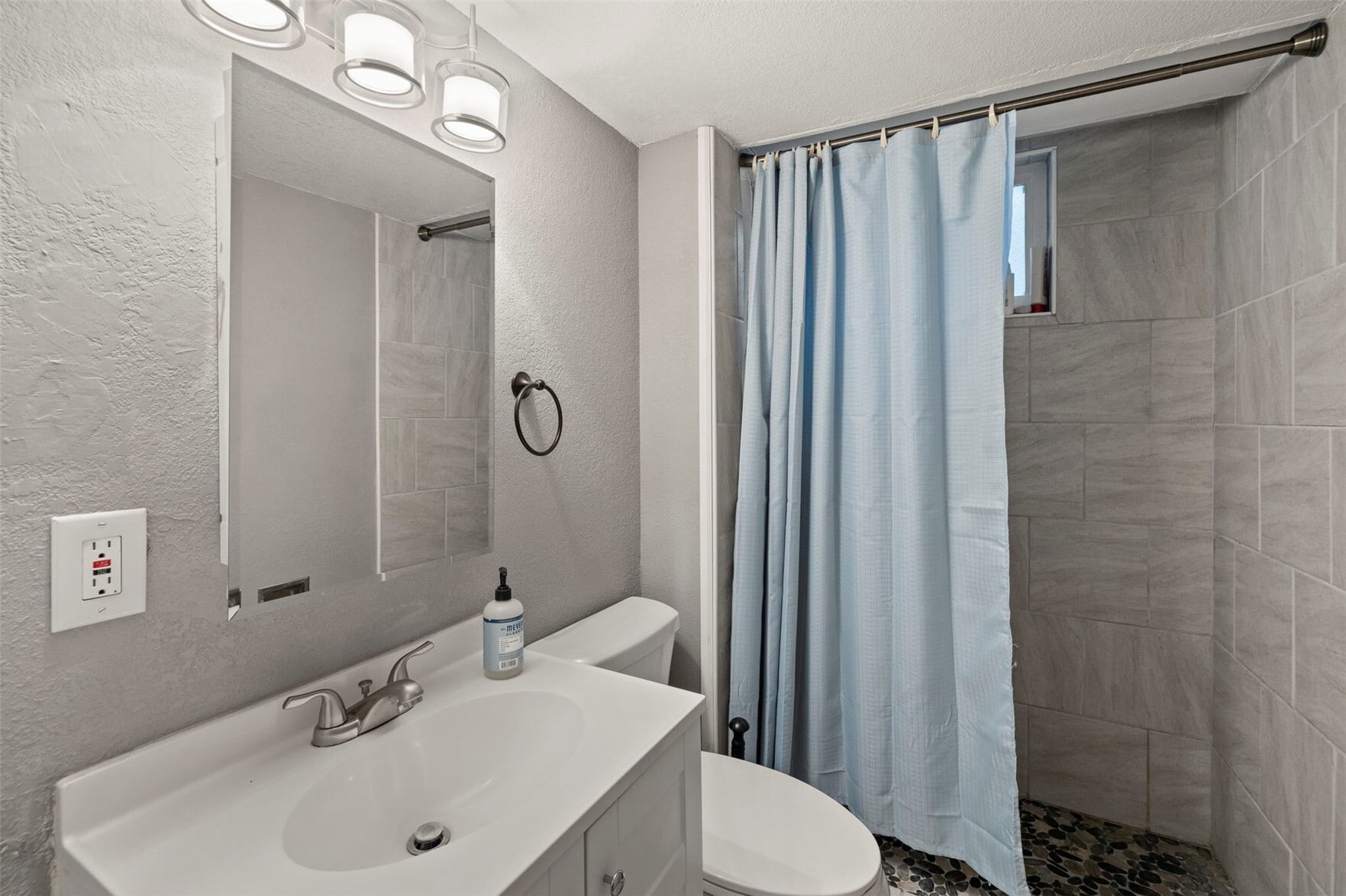 Building Photo - 1407 Willshire Dr