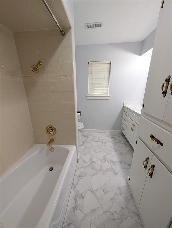 Building Photo - 3500 Bella Vista Dr