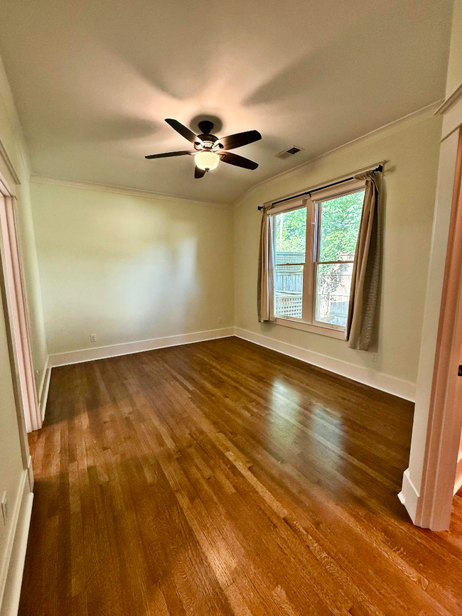 Building Photo - Beautifully Updated Historic Home in Midto...