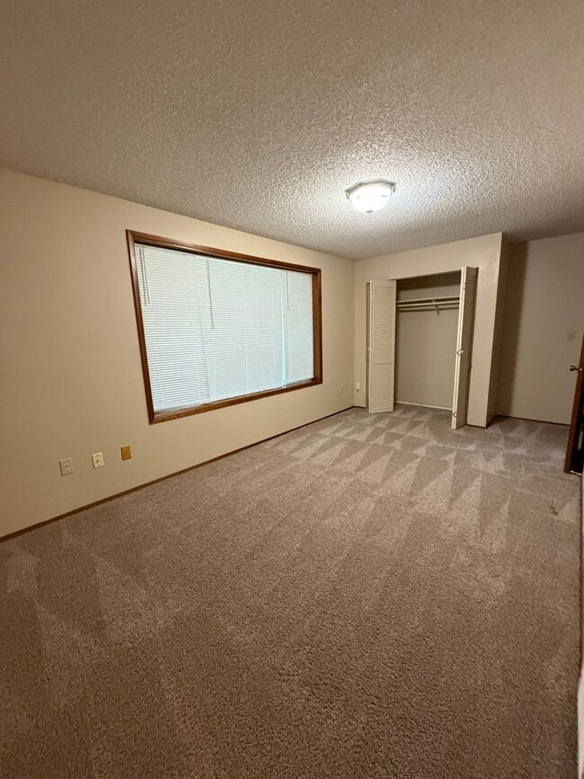 Building Photo - 932 Union Mills Rd SE
