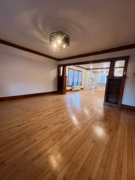 Building Photo - 2033 S 82nd St