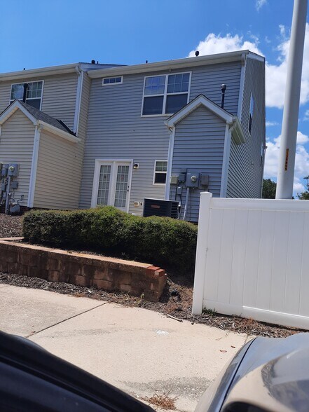 Building Photo - 508 Sternwheel Way