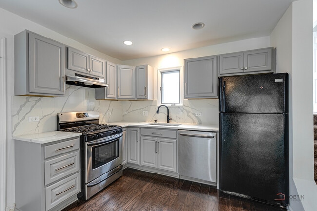 Building Photo - 400 Clifton Dr