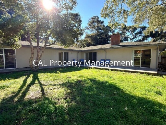 Building Photo - Beautiful 3-Bedroom Pebble Beach Home!