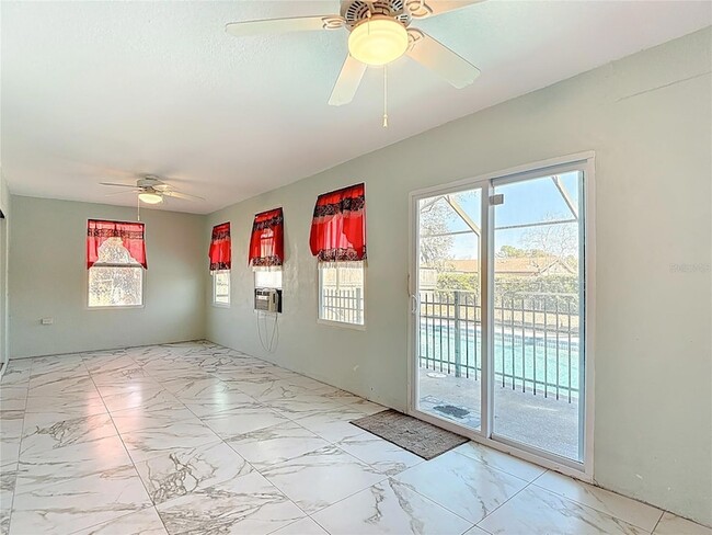 Building Photo - 5066 Woodbine St