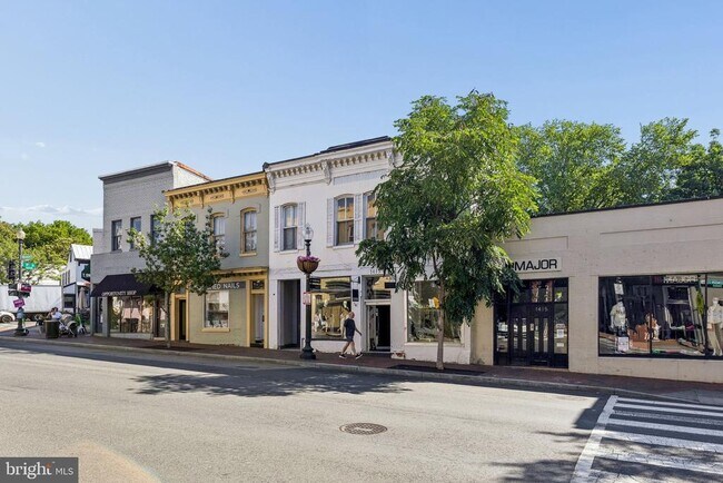 Building Photo - 1419 Wisconsin Ave NW