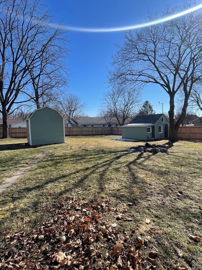 Large fenced in back yard - 529 S Gault St